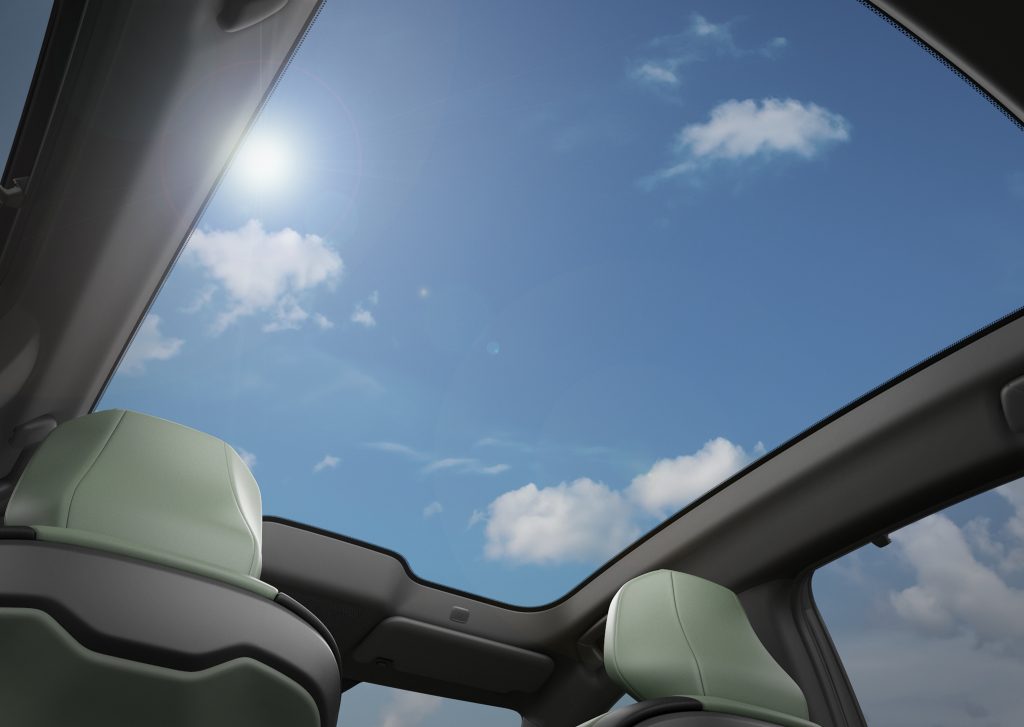 Cửa Sổ Trời Toàn Cảnh với Chức Năng Làm Mờ Tối Màu